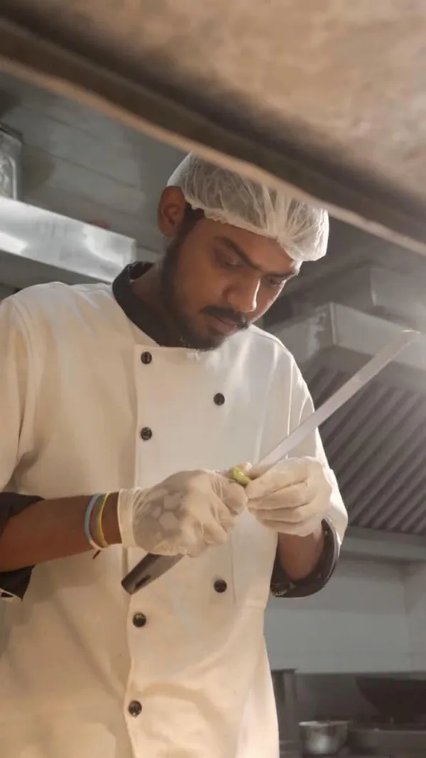 Kitchen ASMR: the sounds of a chef at work, made to trigger cravings.
