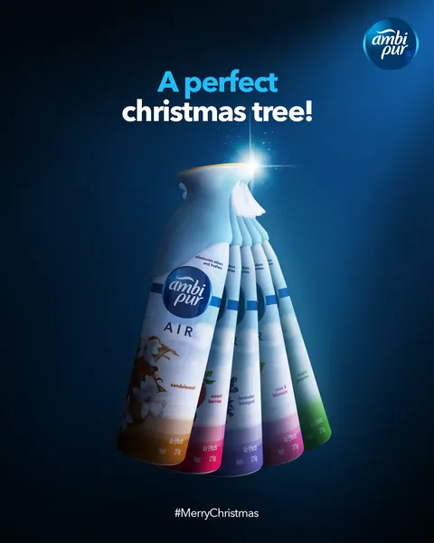 'A perfect Christmas tree!' Air sprays fanned out into a tree.
